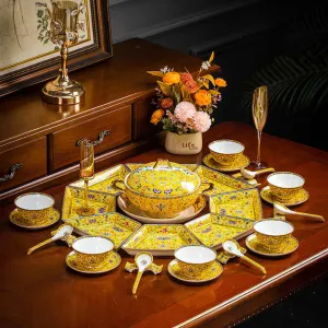طقم أطباق على شكل خاص Specially shaped plate set