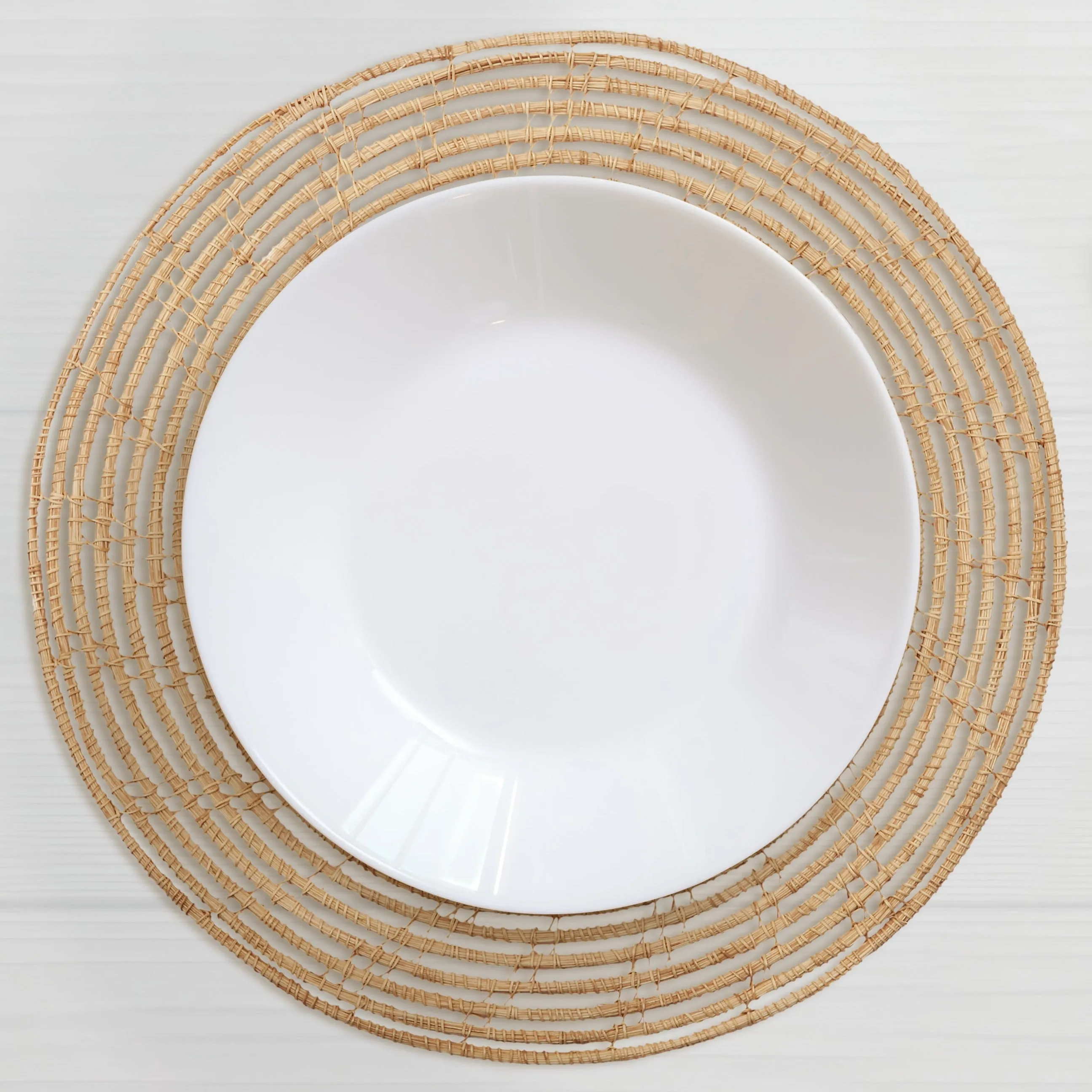 Set Of 4 Magpie 38 cm Palm Fibre Handmade Round Placemat